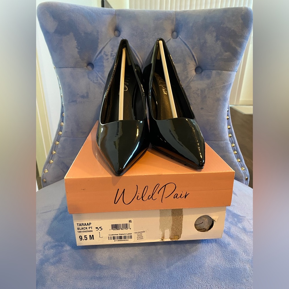 Wild Pair Pointed Patent Pump - Picture 2 of 5